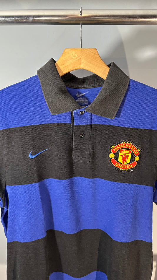 MANCHESTER UNITED 2011 TRAVEL POLO (L)