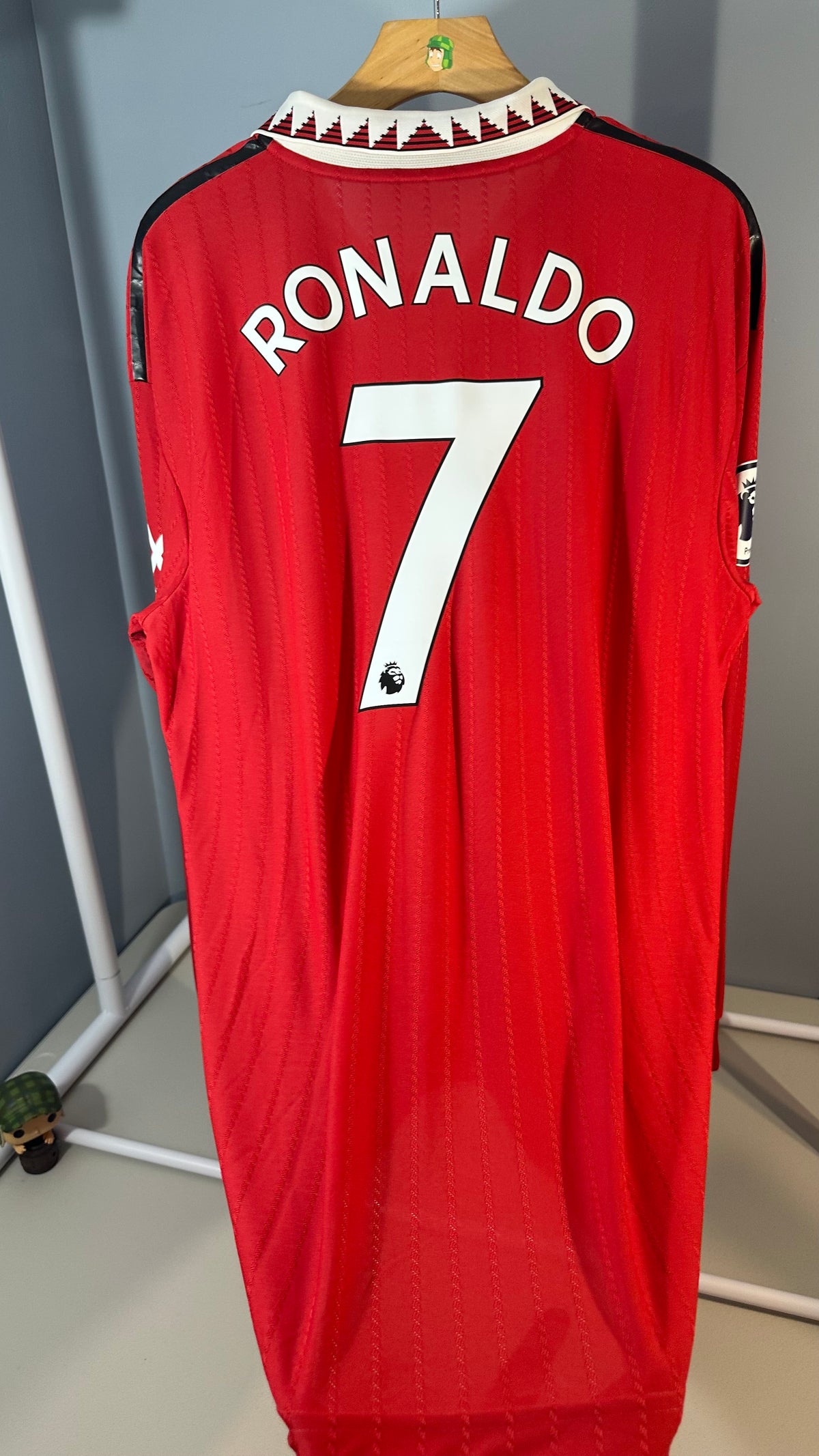 MANCHESTER UNITED 2022/23 HOME - CRISTIANO RONALDO (XL) L/S PLAYER VERSION