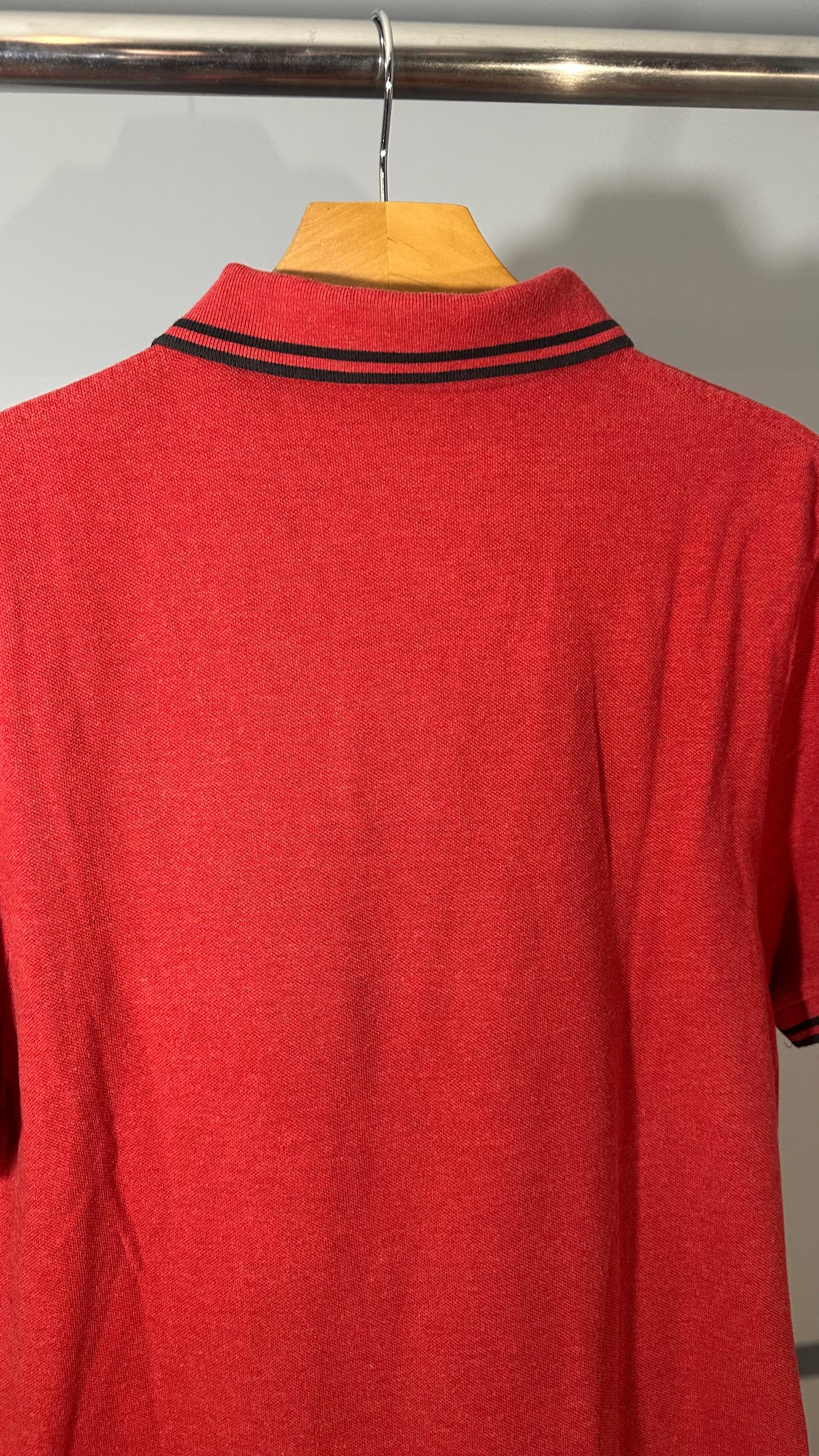 MAN UTD 2011 TRAVEL POLO (L)