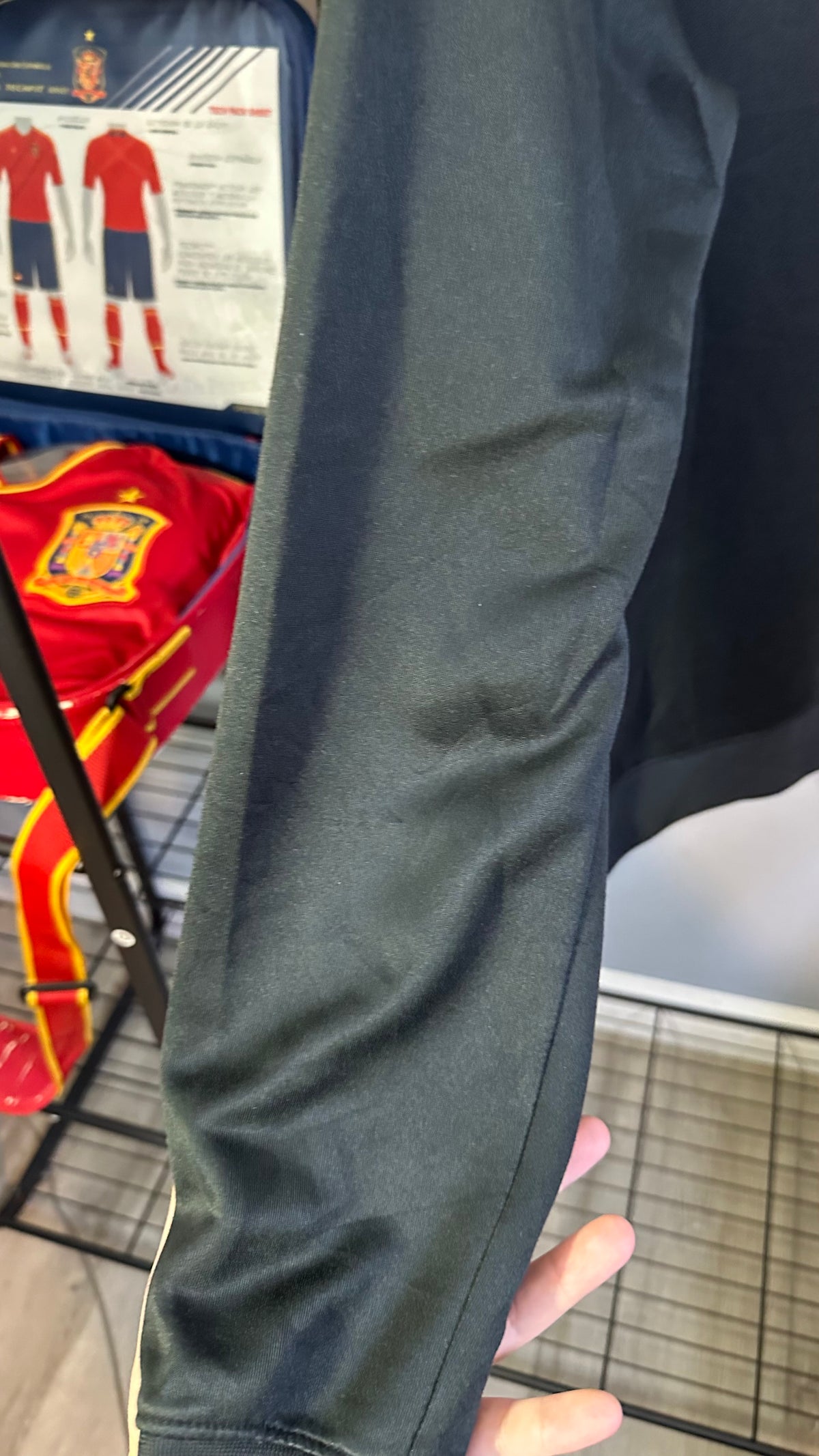 MANCHESTER UNITED 2010 TRACK JACKET (M)