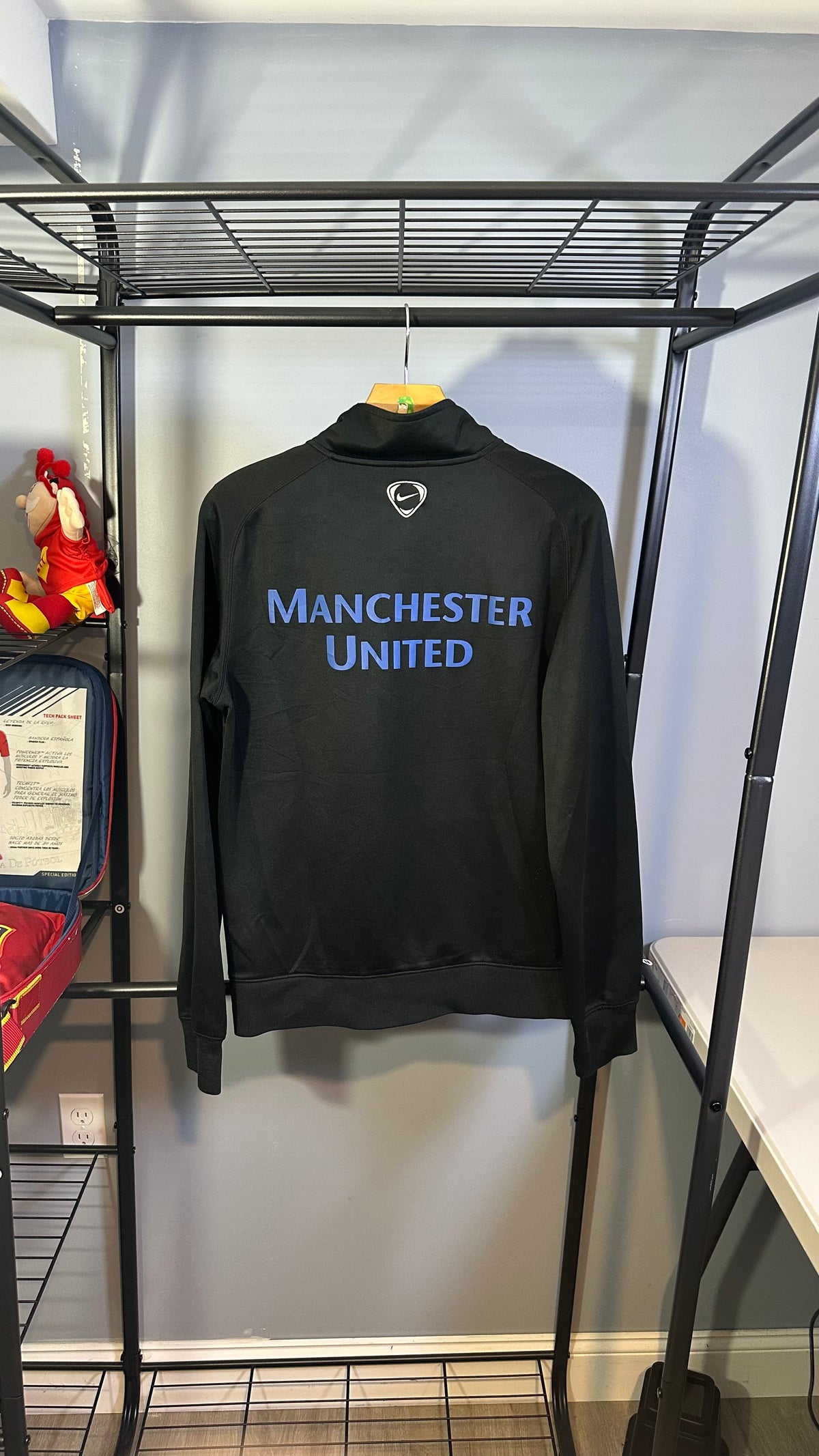 MANCHESTER UNITED 2010 TRACK JACKET (M)