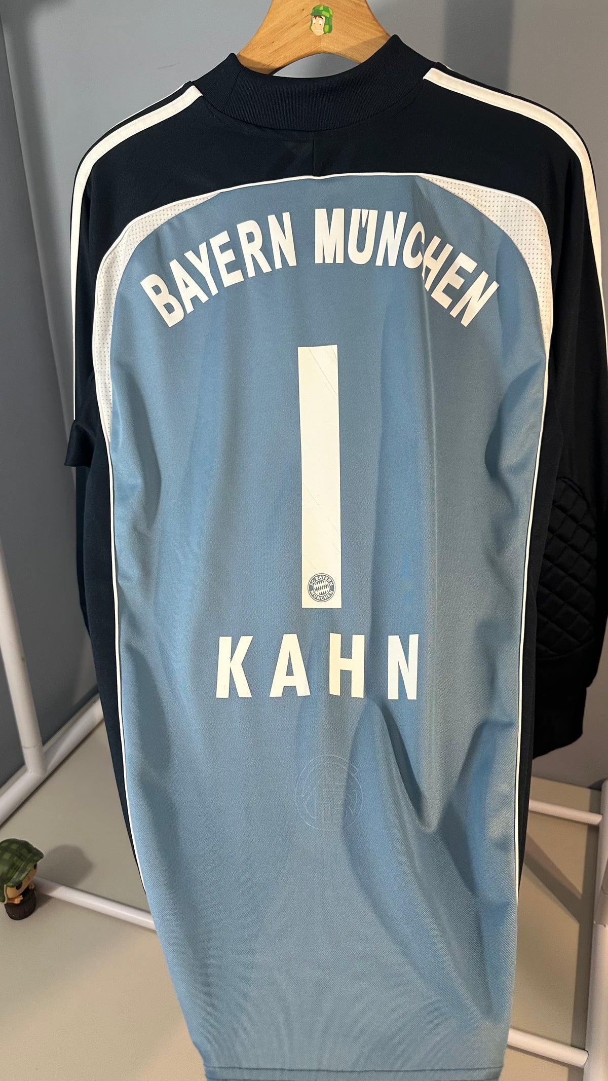 BAYERN MUNICH 2007/08 GOALKEEPER - OLIVER KAHN (M)