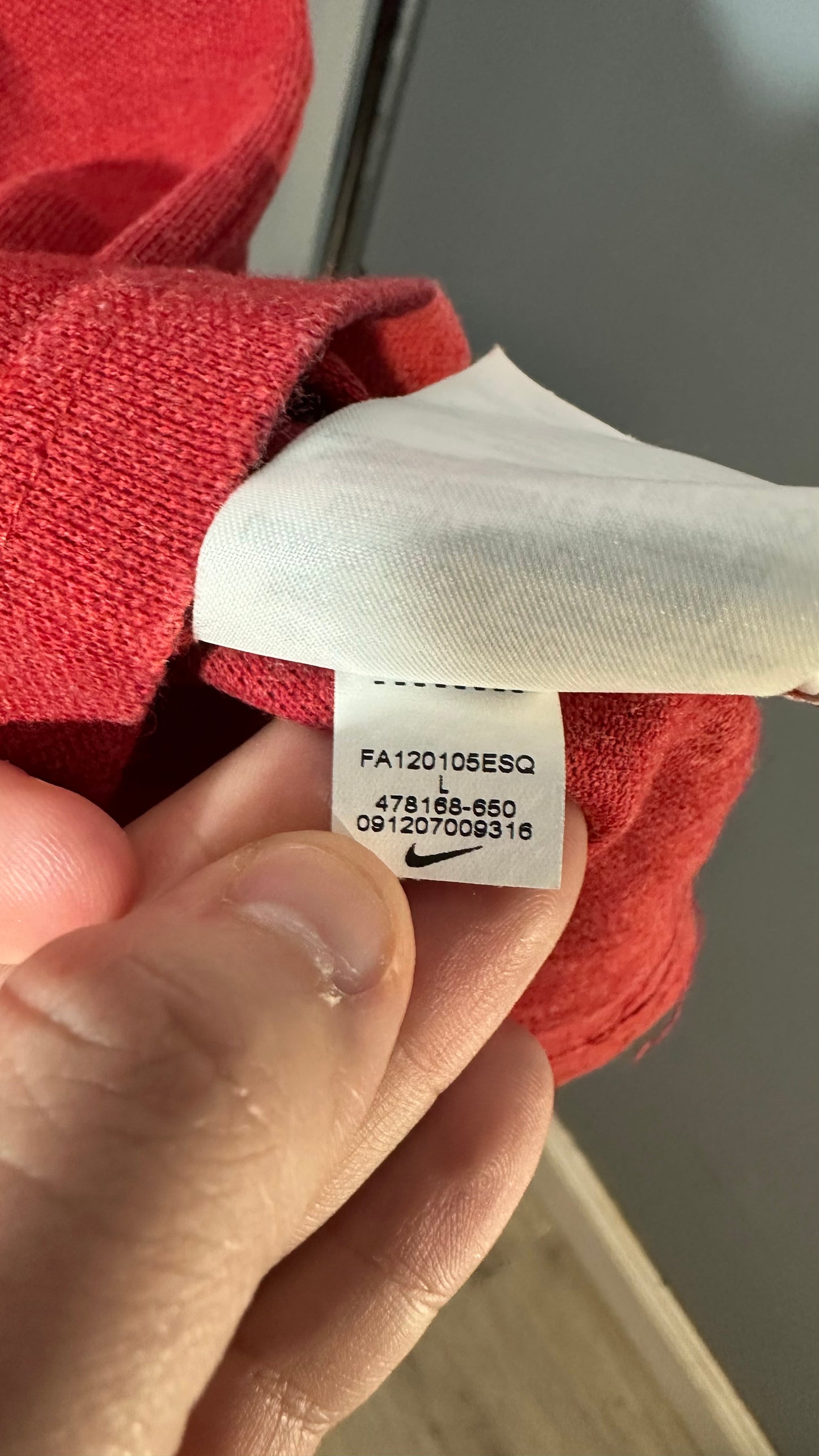 MAN UTD 2011 TRAVEL POLO (L)