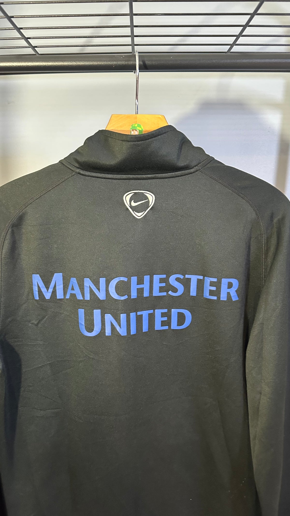 MANCHESTER UNITED 2010 TRACK JACKET (M)