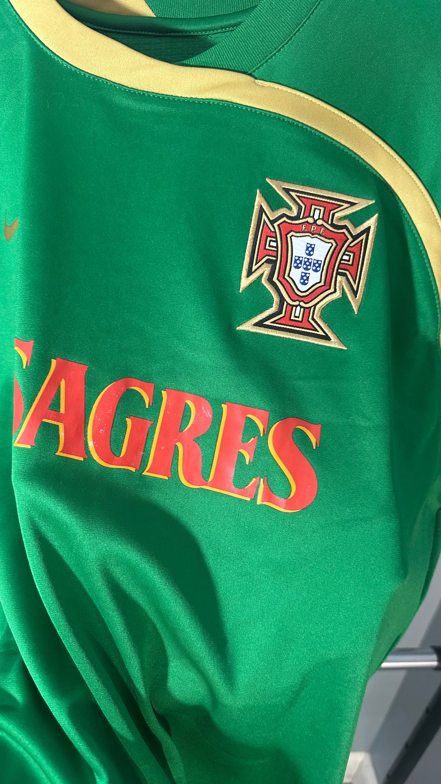 PORTUGAL 2008 TRAINING JERSEY (M)