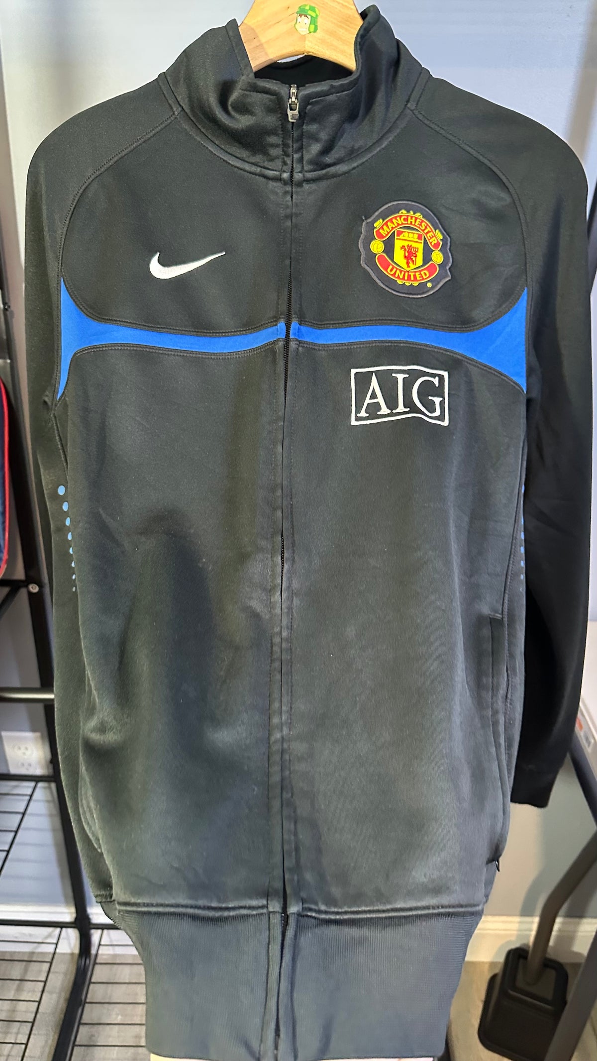 MANCHESTER UNITED 2010 TRACK JACKET (M)