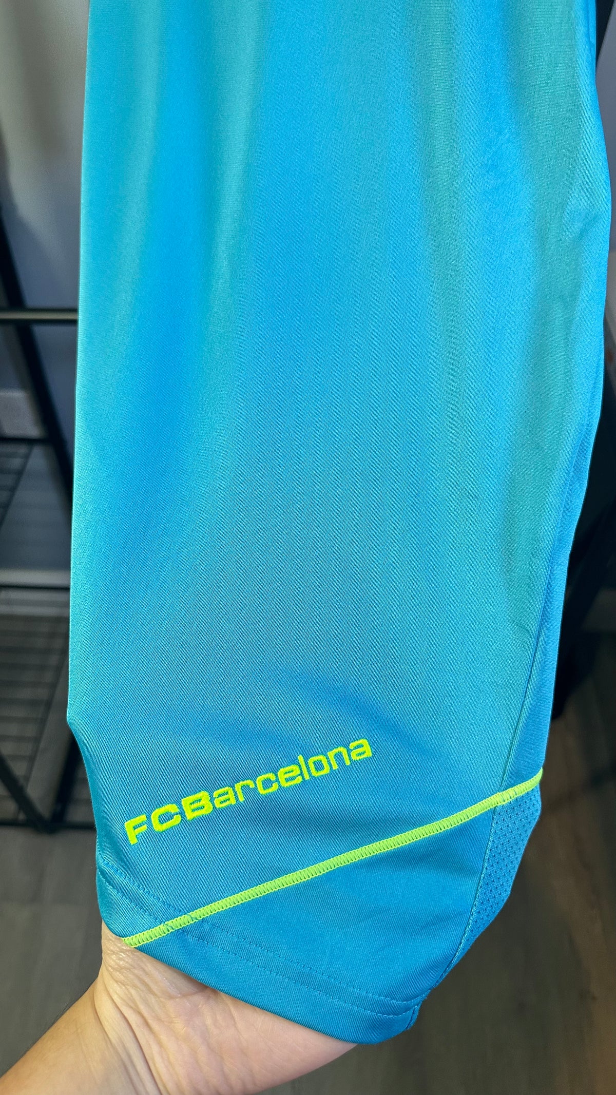 FC BARCELONA 2007 TRAINING JERSEY (2XL)