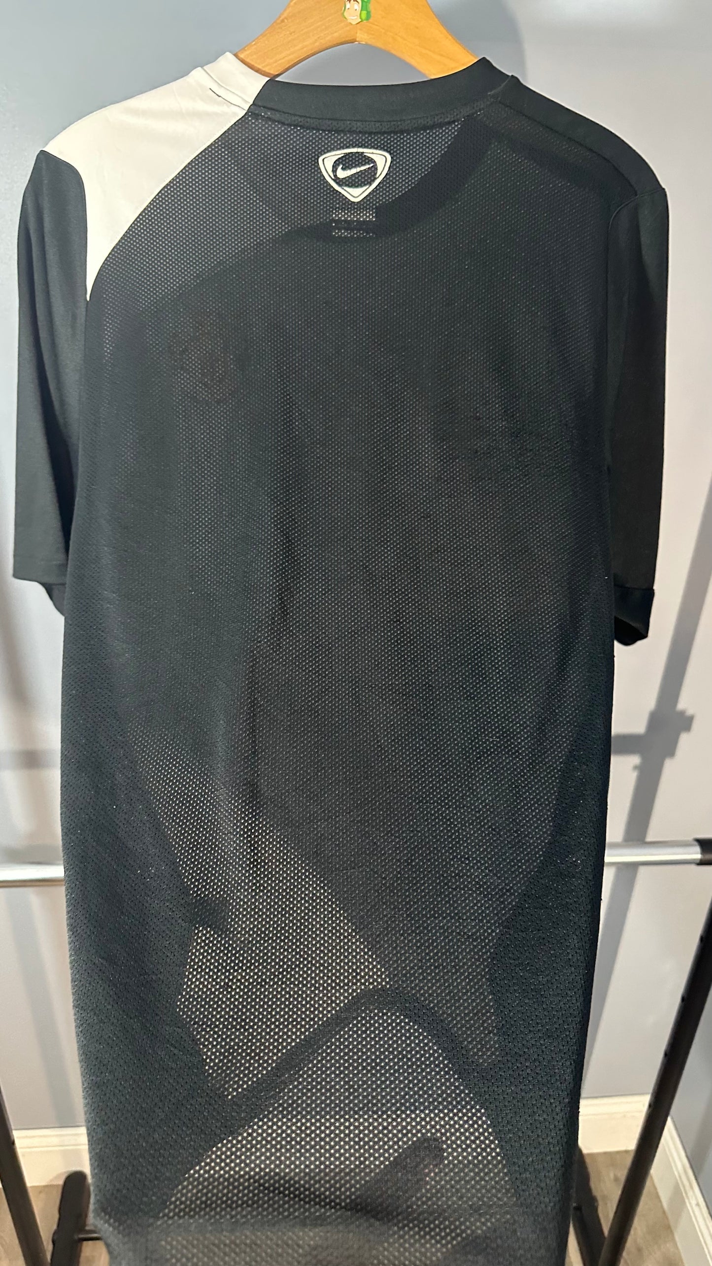 MANCHESTER UNITED 2008 TRAINING JERSEY (M)