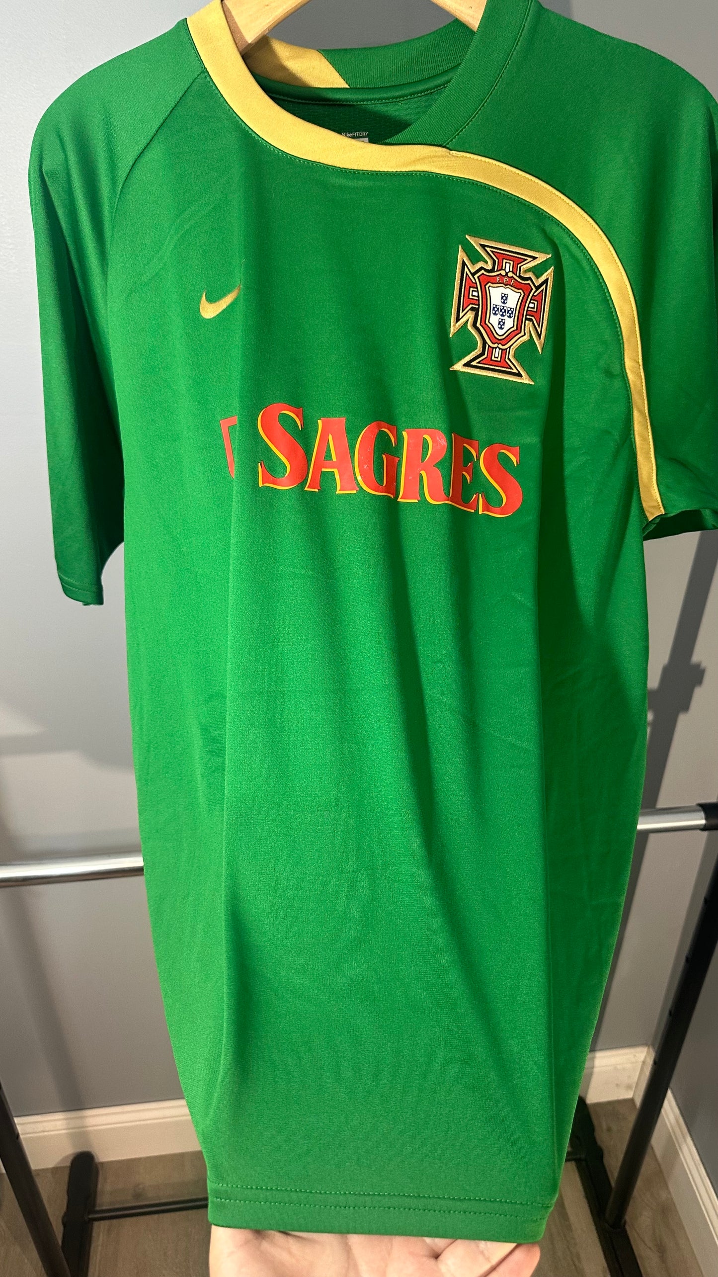 PORTUGAL 2008 TRAINING JERSEY (M)