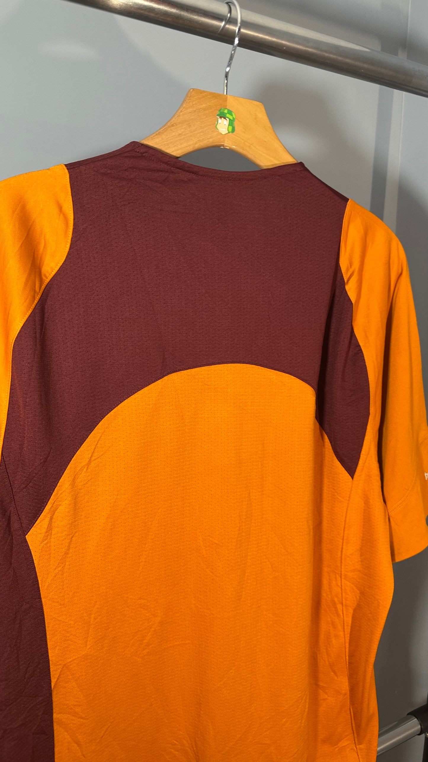 FC BARCELONA 2004 TRAINING JERSEY (M)