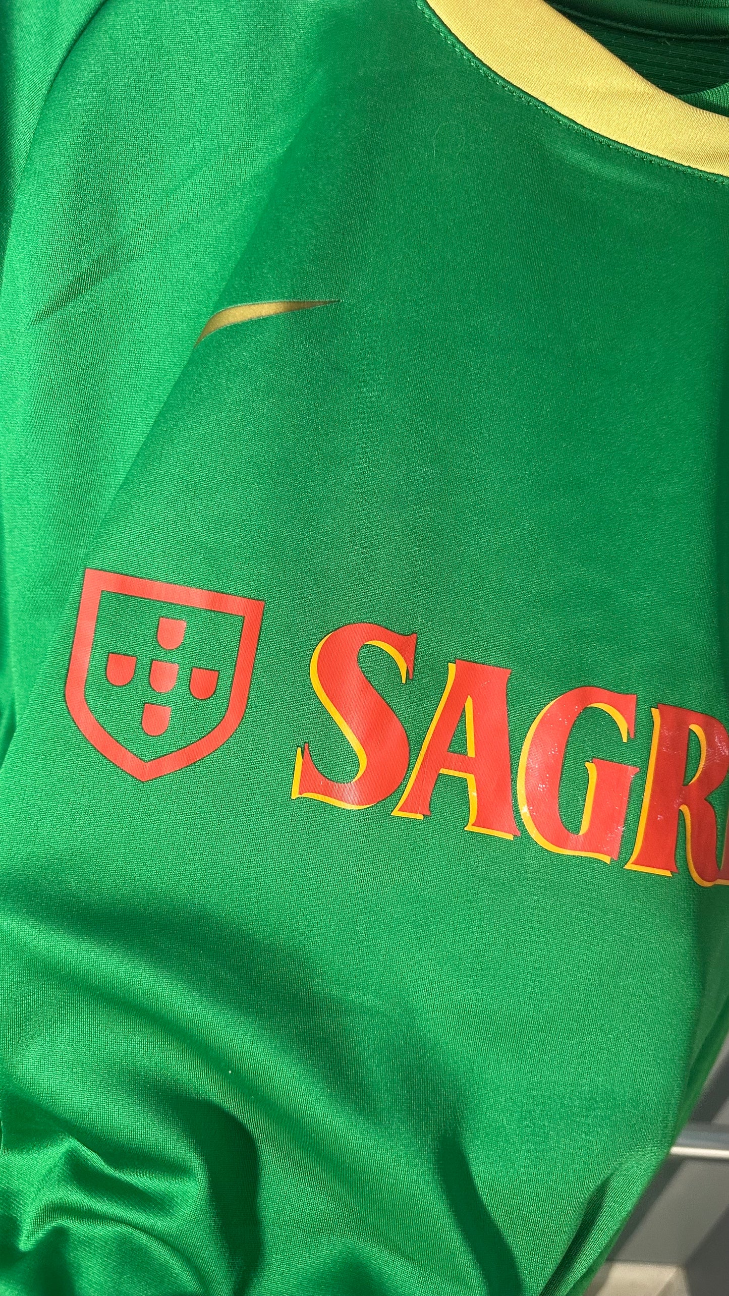 PORTUGAL 2008 TRAINING JERSEY (M)