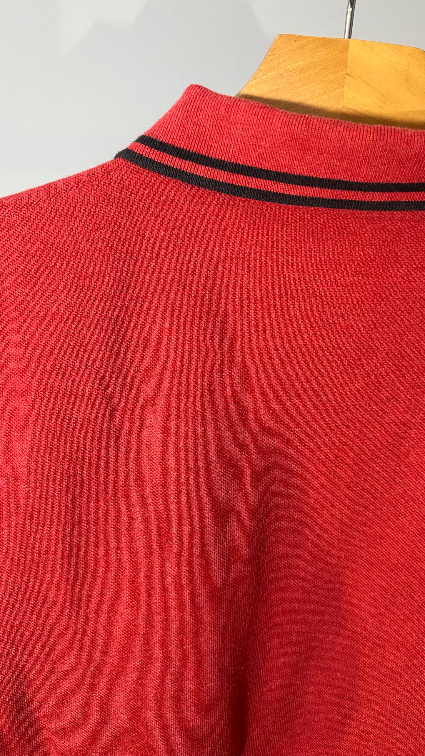 MAN UTD 2011 TRAVEL POLO (L)