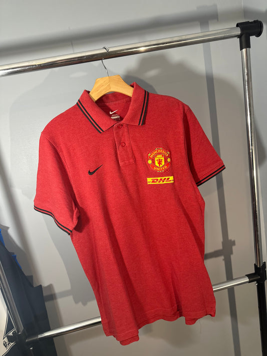 MAN UTD 2011 TRAVEL POLO (L)