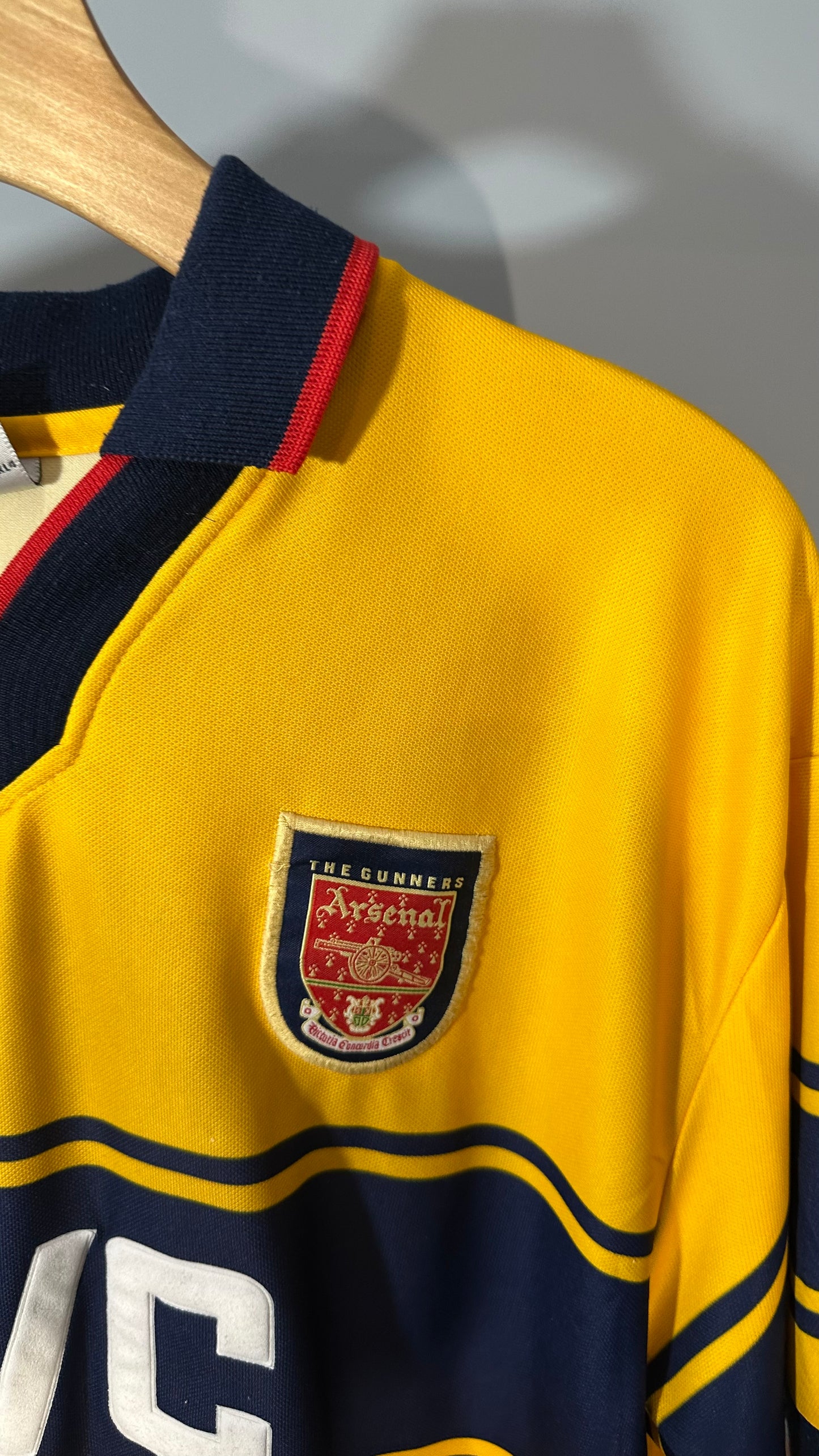 ARSENAL 1998 X BERGKAMP AWAY (L)