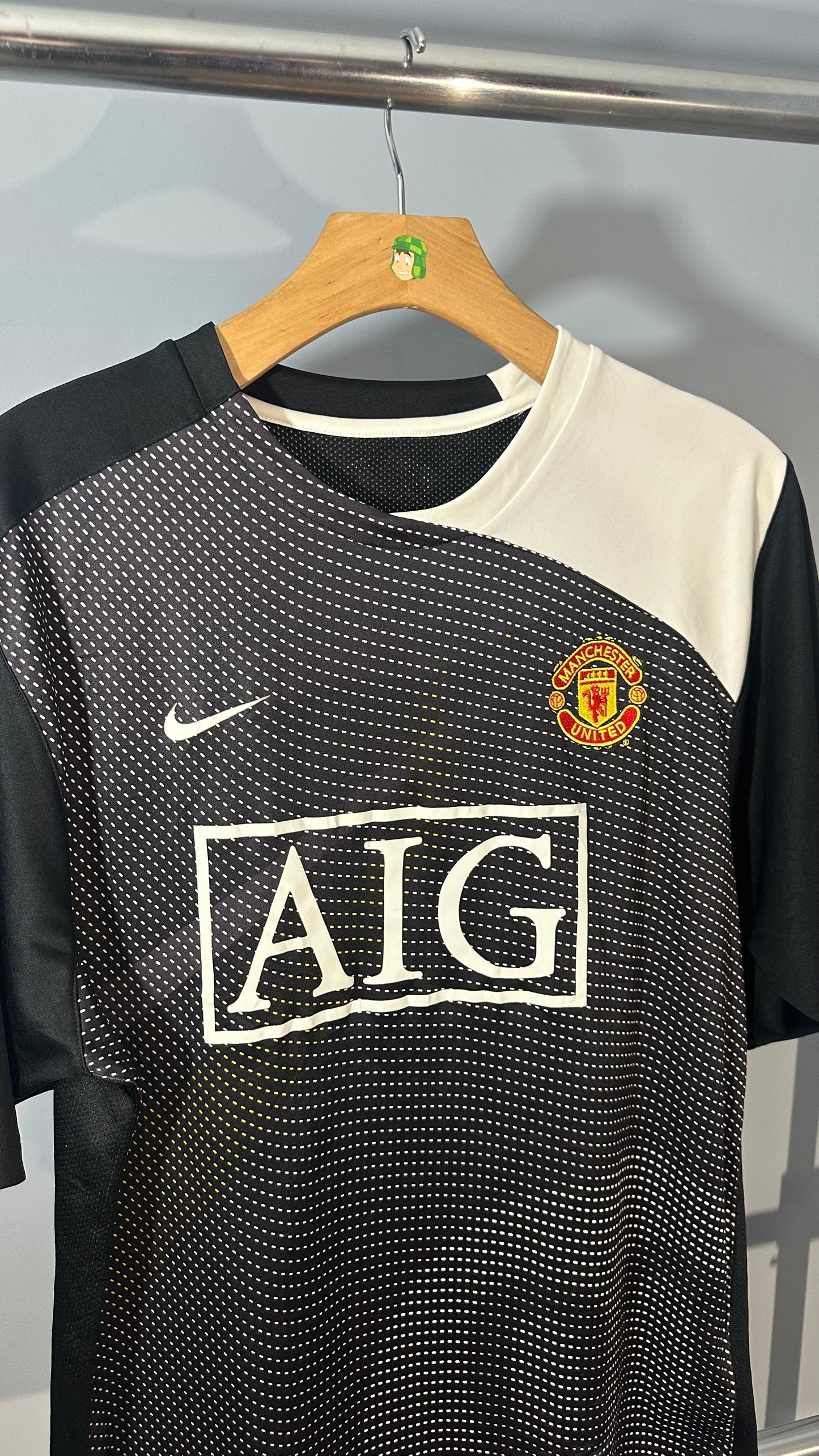 MANCHESTER UNITED 2008 TRAINING JERSEY (M)