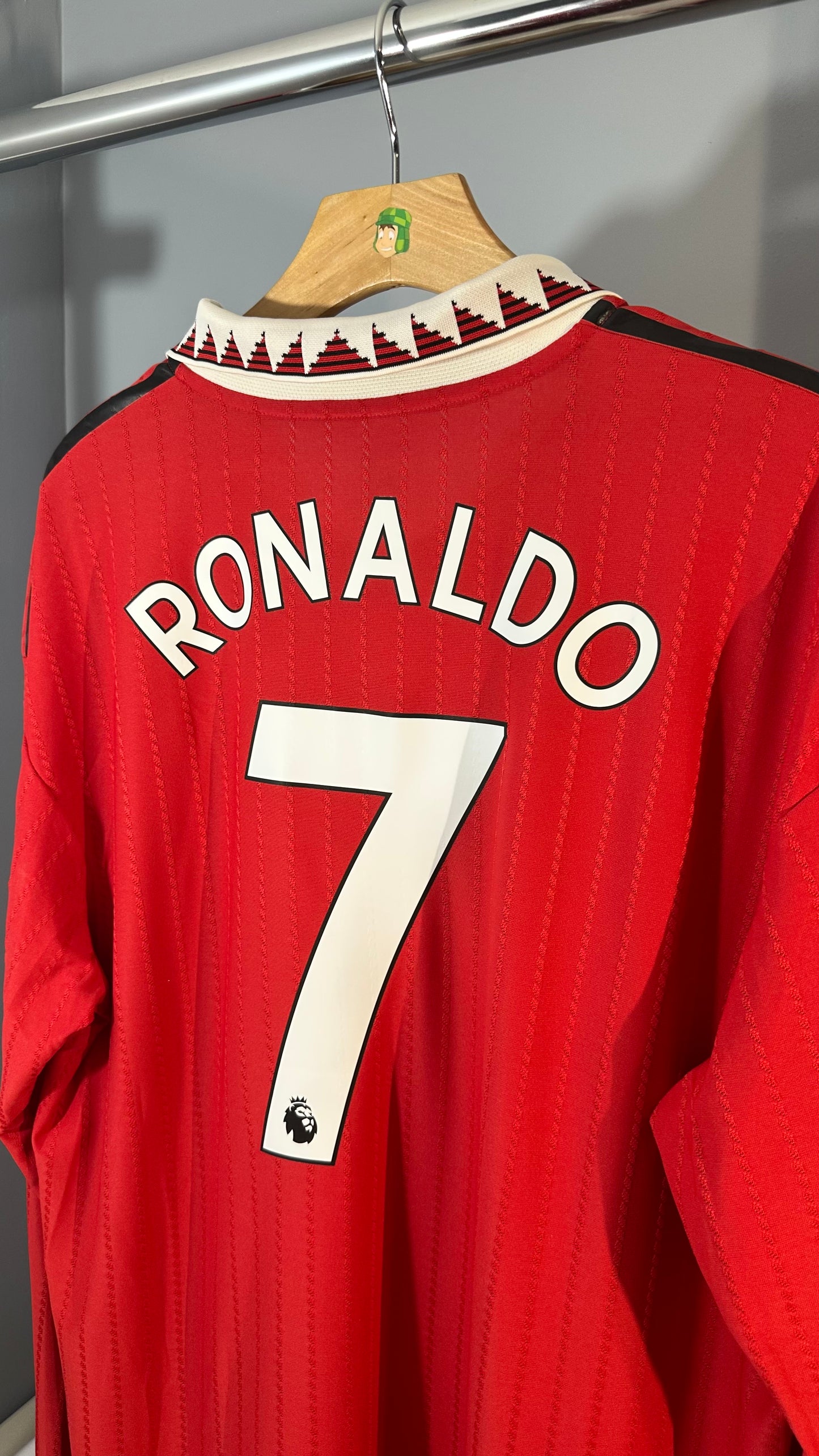 MANCHESTER UNITED 2022/23 HOME - CRISTIANO RONALDO (XL) L/S PLAYER VERSION