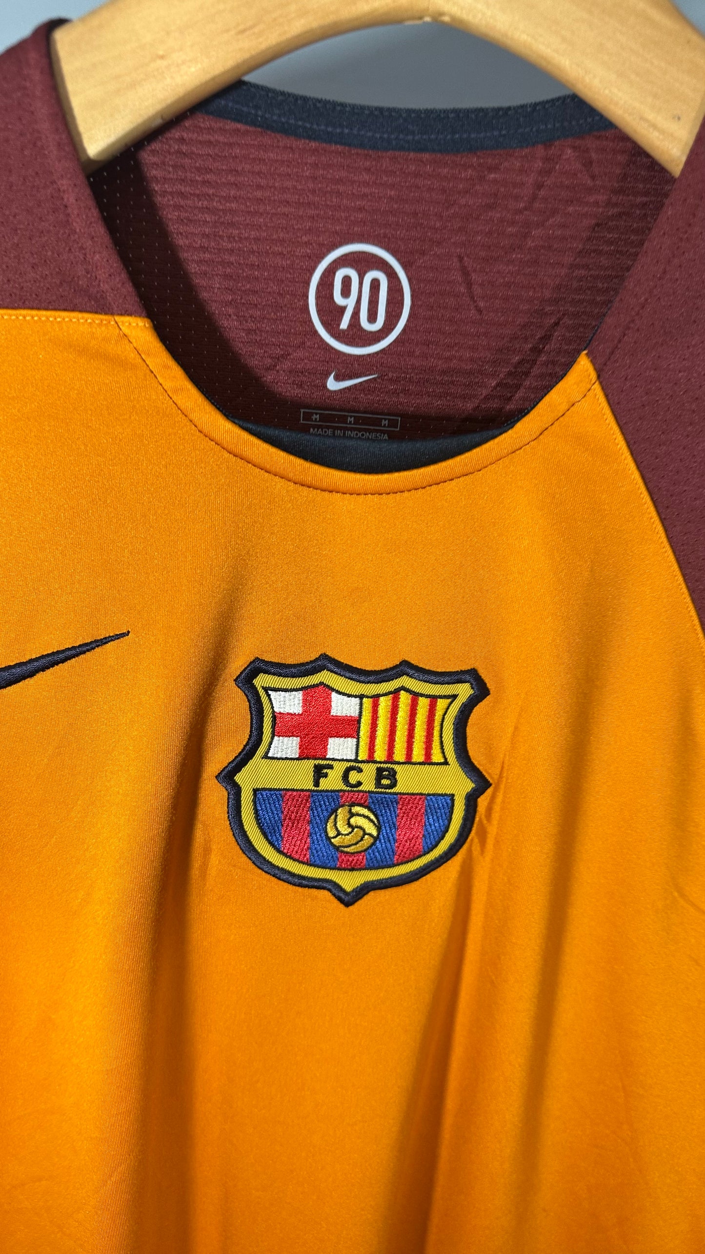 FC BARCELONA 2004 TRAINING JERSEY (M)