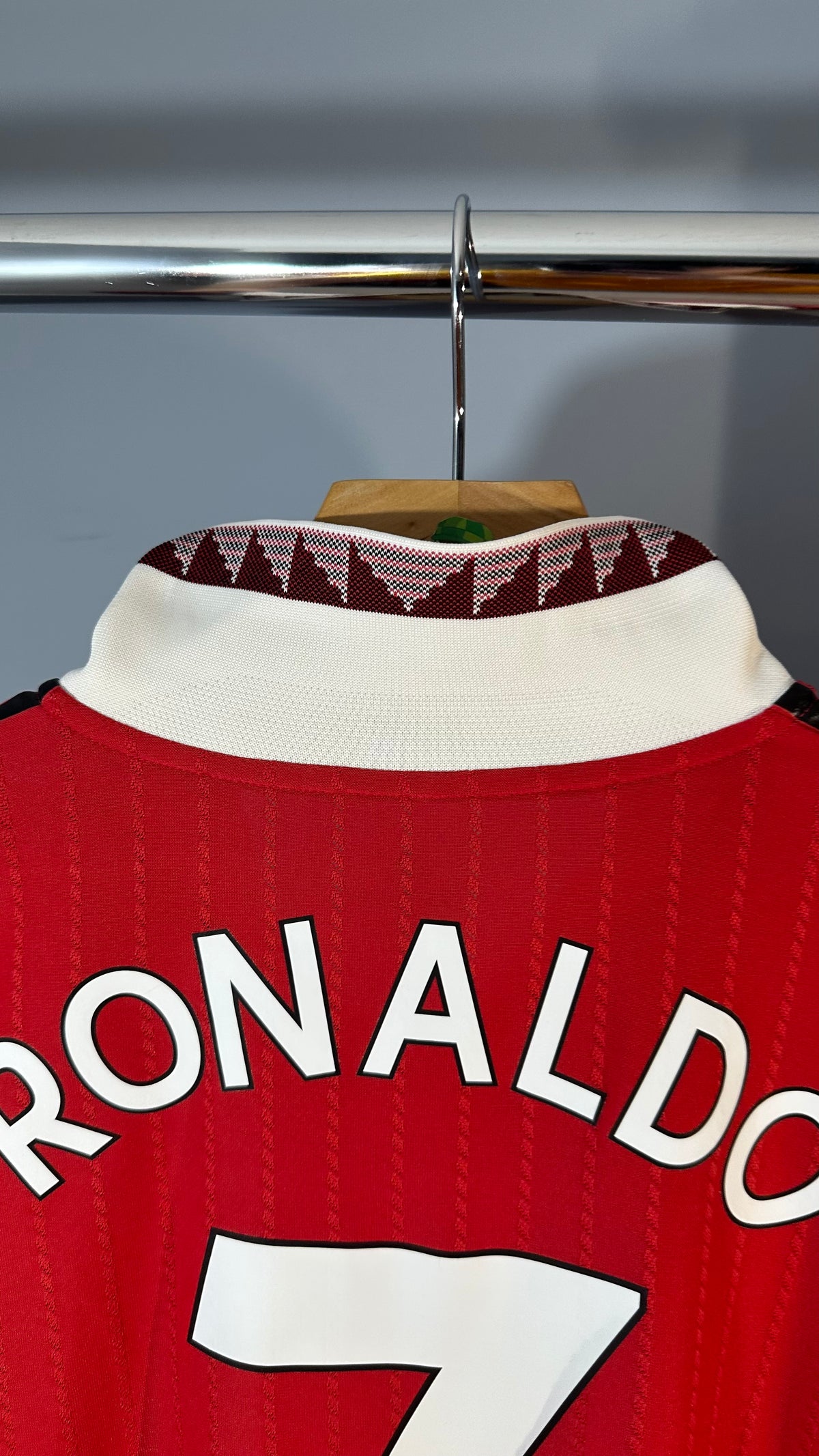 MANCHESTER UNITED 2022/23 HOME - CRISTIANO RONALDO (XL) L/S PLAYER VERSION