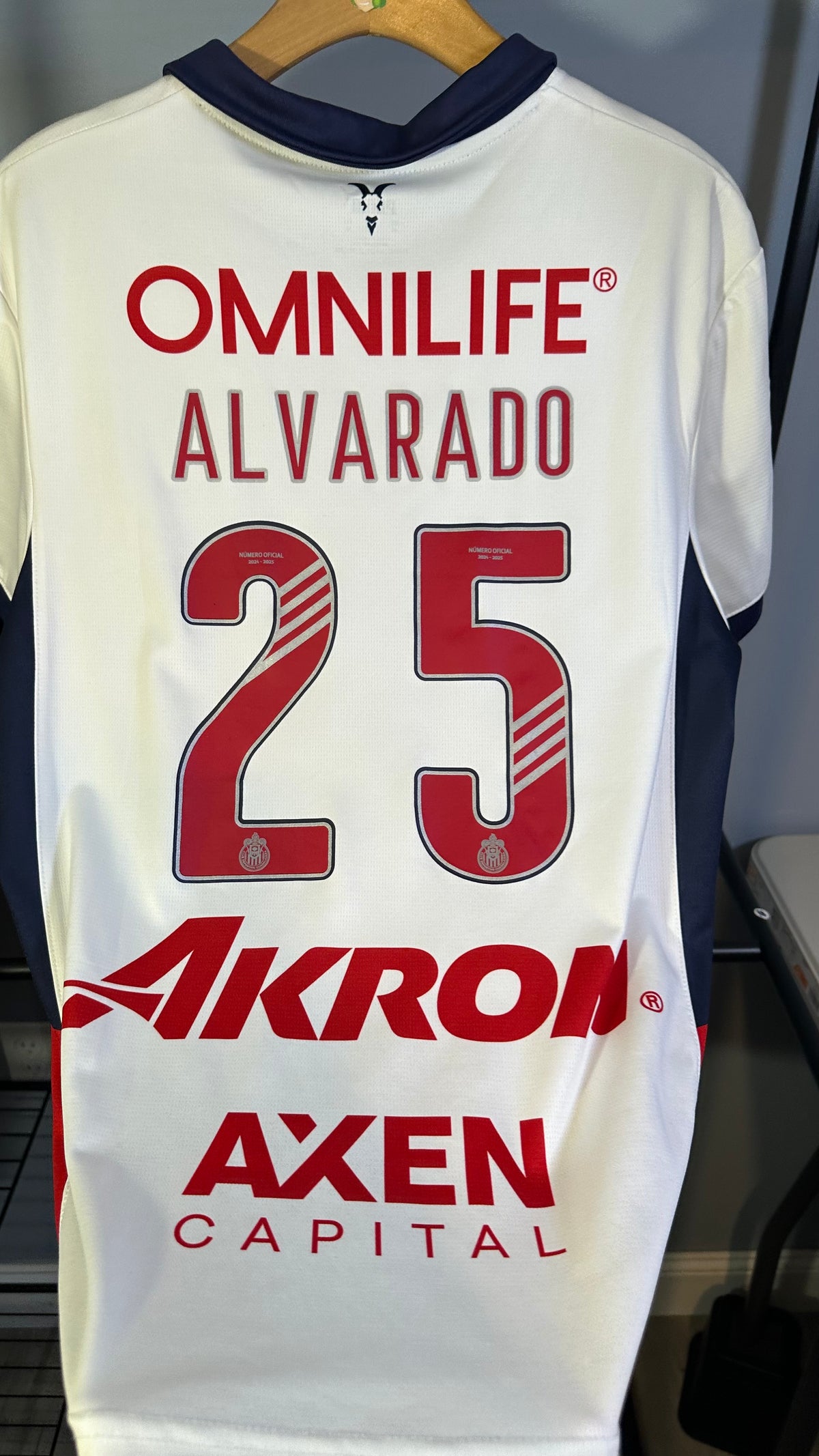 CHIVAS 2024 AWAY X ROBERTO “PIOJO” ALVARADO (M)