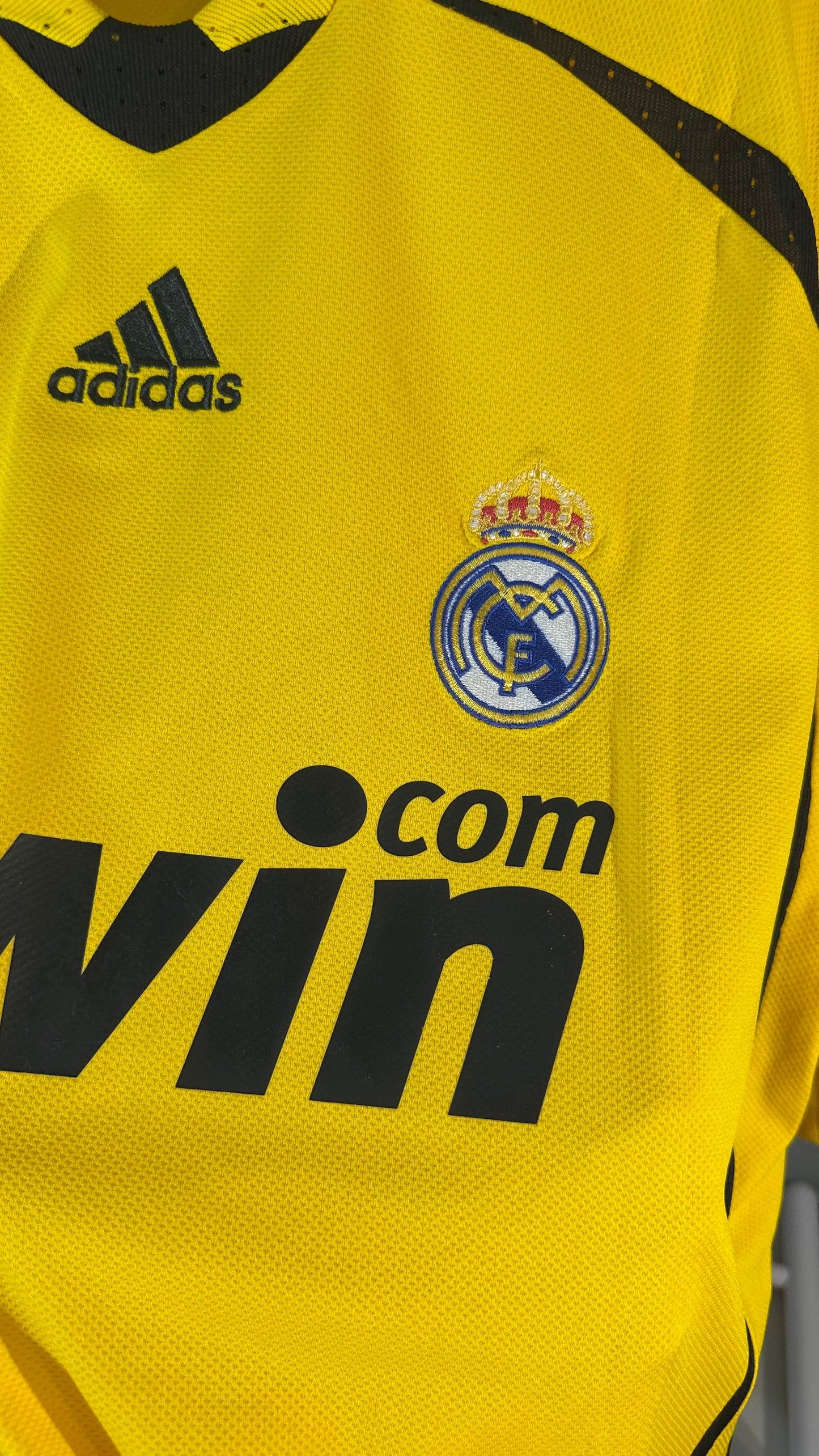 REAL MADRID 2008/09 GOALKEEPER - IKER CASILLAS (L)