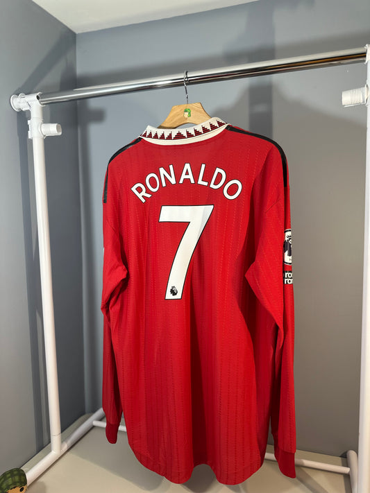 MANCHESTER UNITED 2022/23 HOME - CRISTIANO RONALDO (XL) L/S PLAYER VERSION
