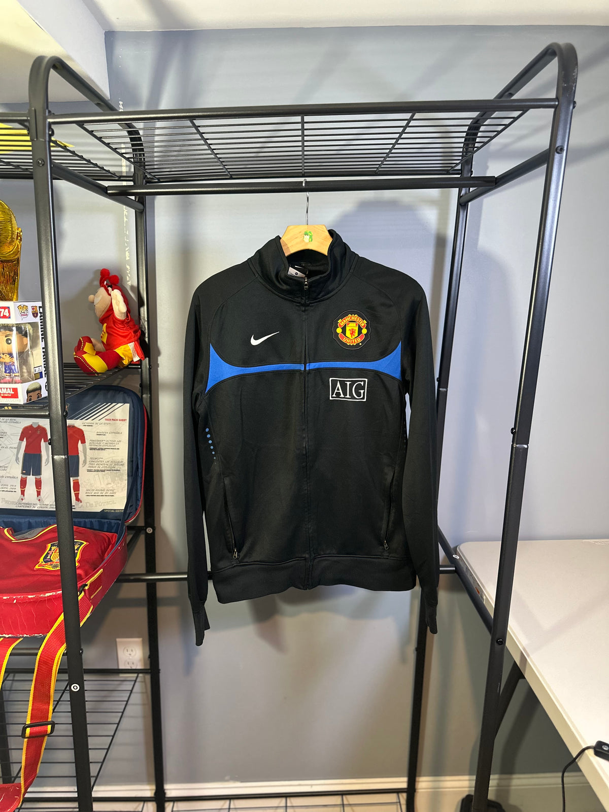 MANCHESTER UNITED 2010 TRACK JACKET (M)