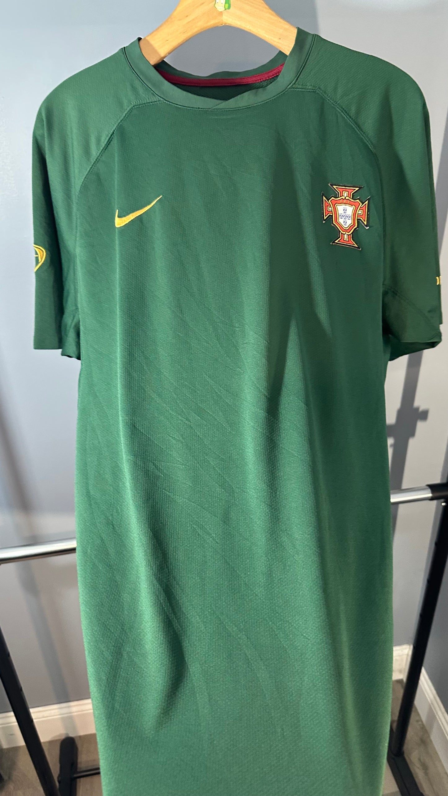 PORTUGAL 2006 TRAINING JERSEY (XL)