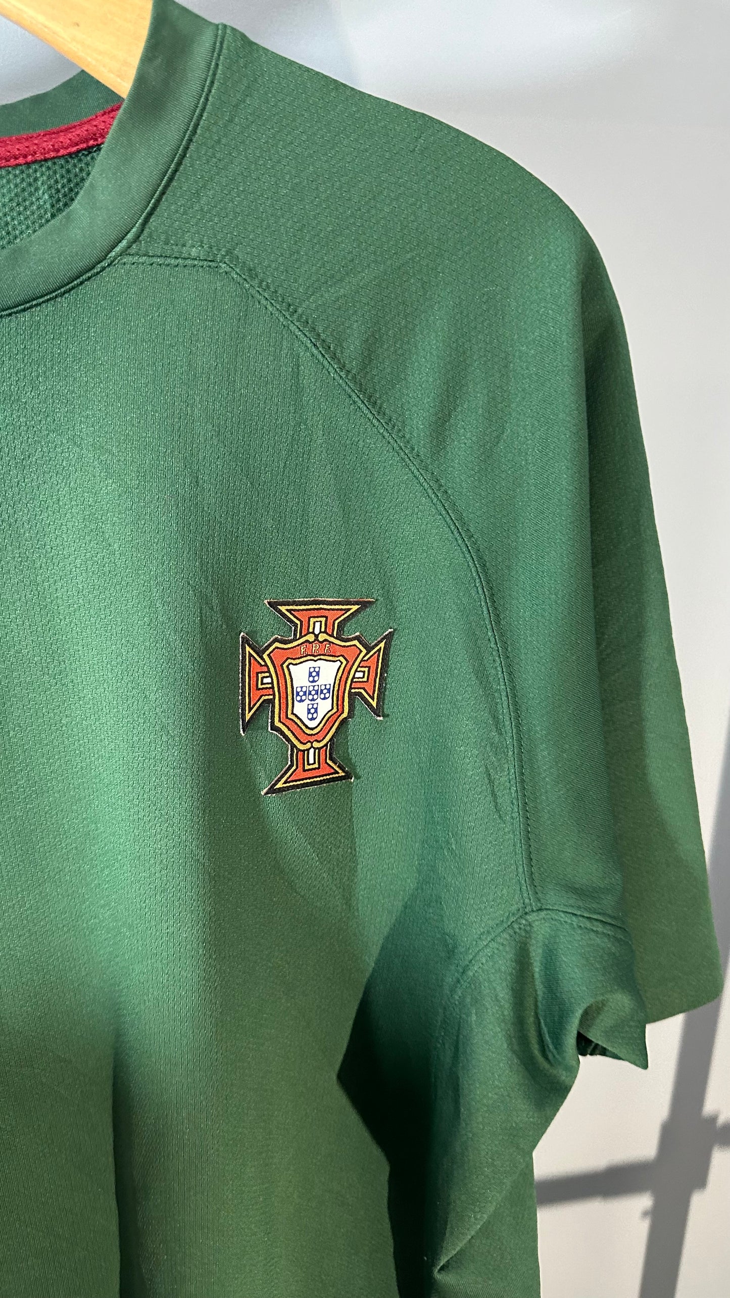 PORTUGAL 2006 TRAINING JERSEY (XL)