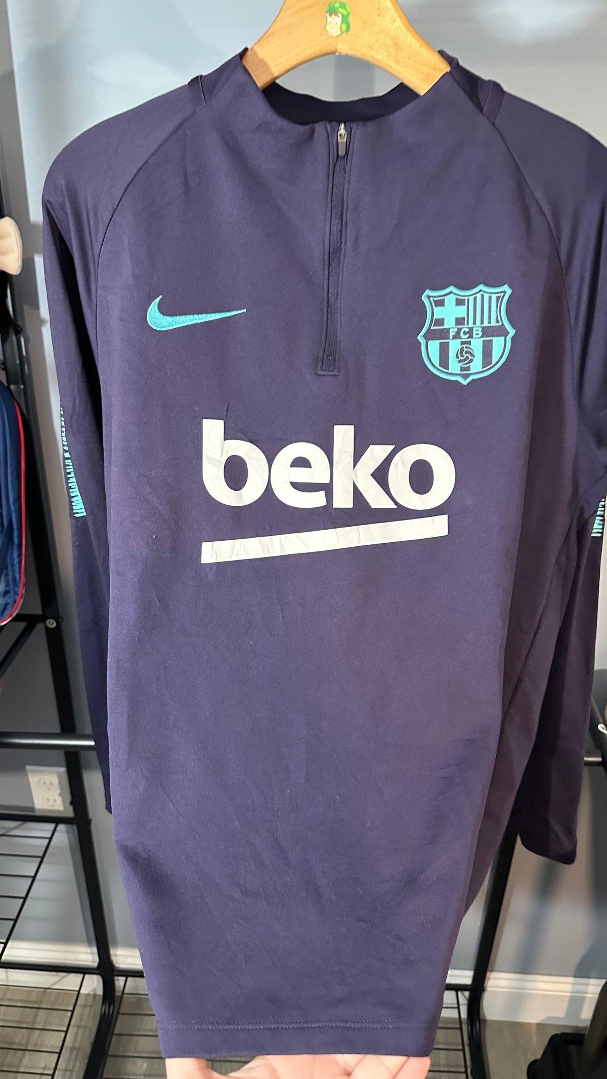 FC BARCELONA 2018 QUATERZIP TRAINING TOP (L)