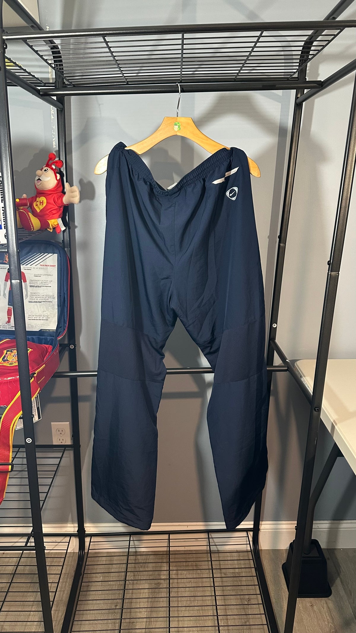 FC BARCELONA TRACK PANTS (L)