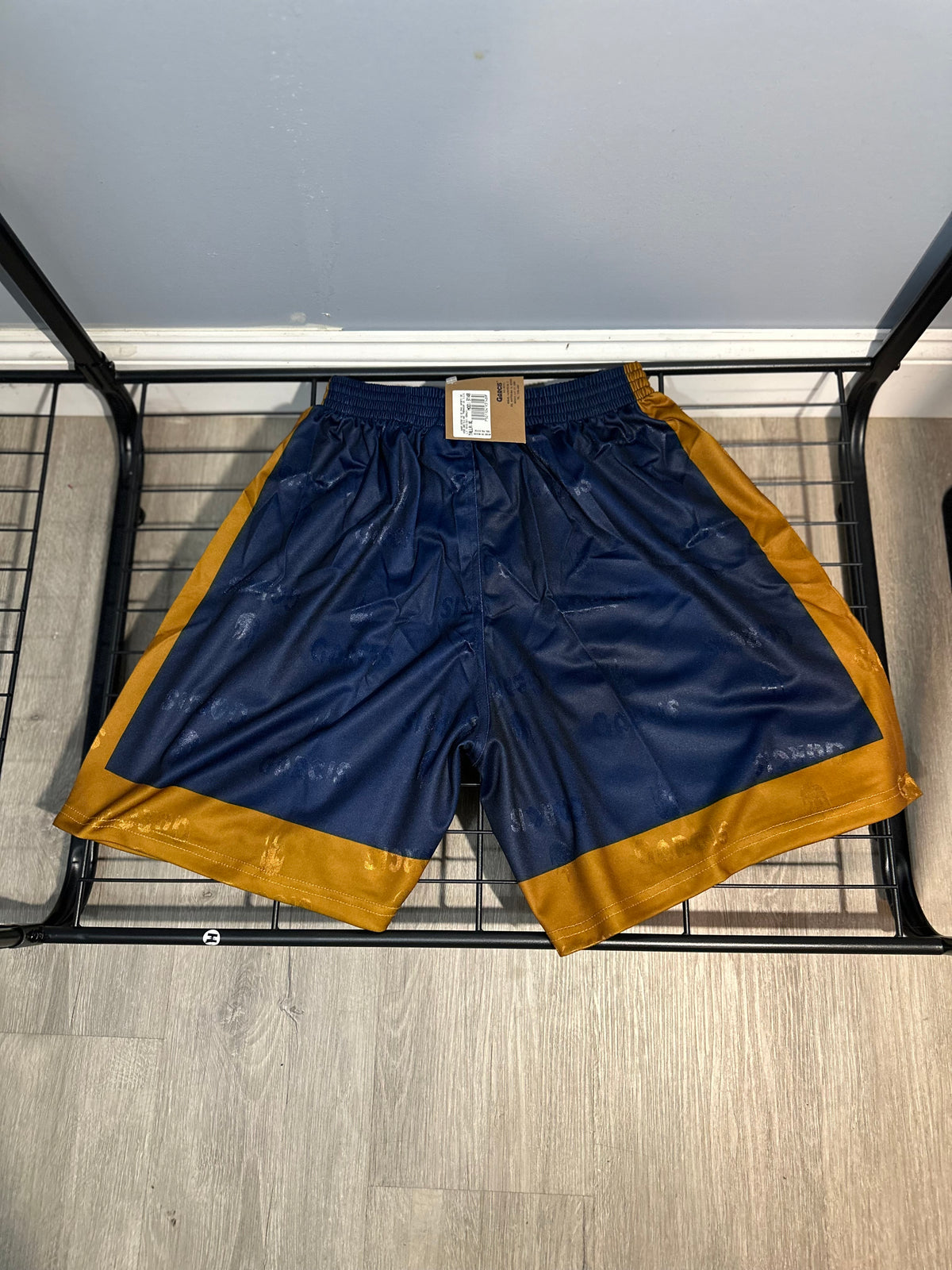 VINTAGE PUMAS UNAM SHORTS (XL)