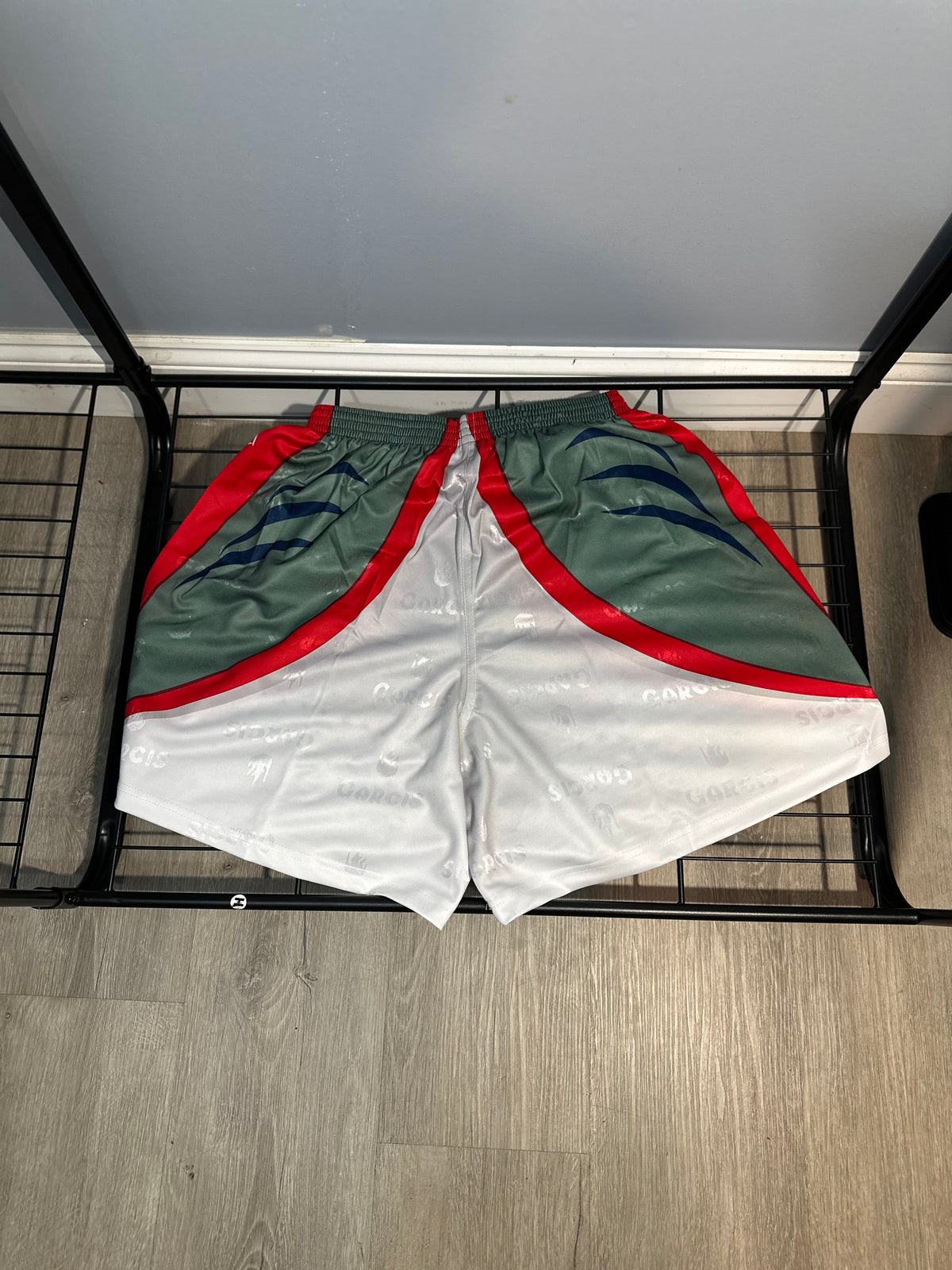 VINTAGE TIBURONES ROJOS SHORTS (L)