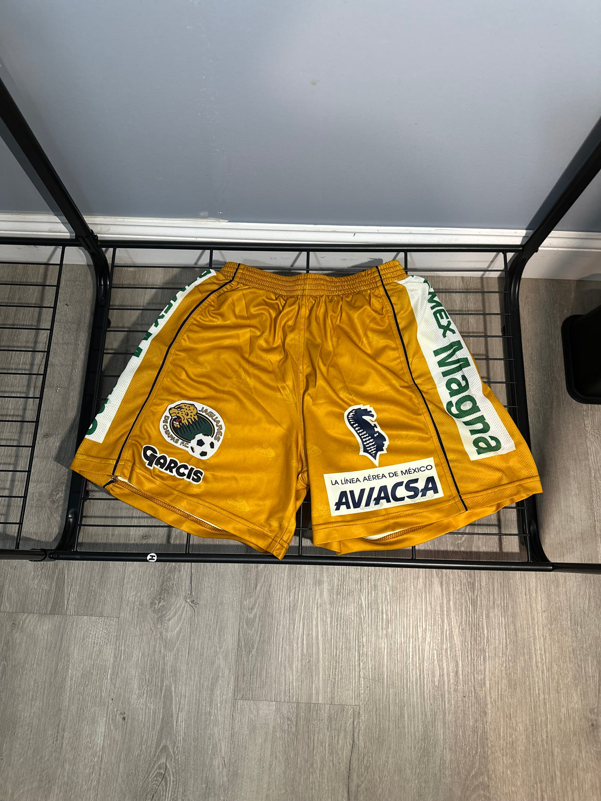 VINTAGE JAGUARES DE CHIAPAS SHORTS (XL)