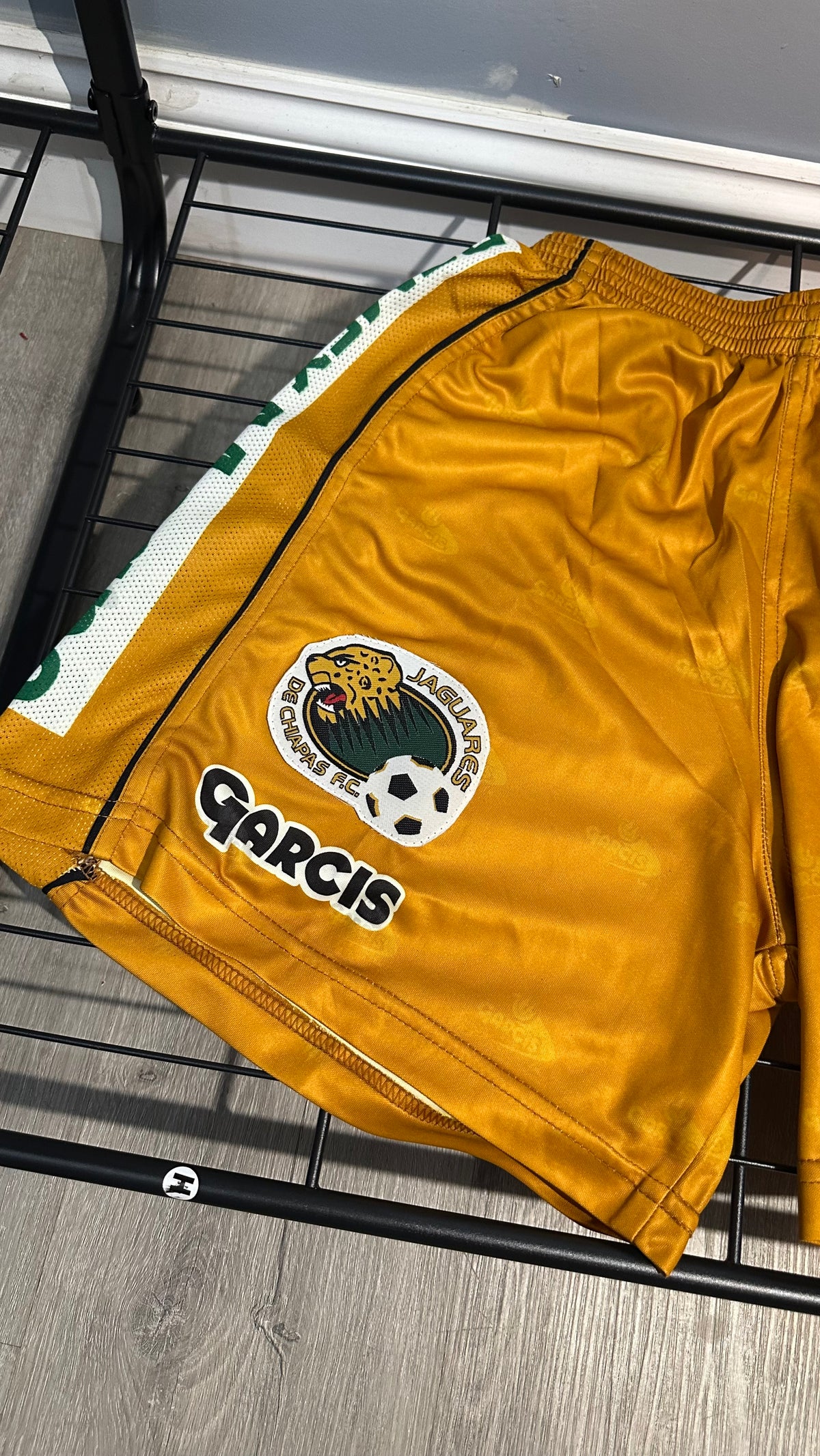 VINTAGE JAGUARES DE CHIAPAS SHORTS (XL)