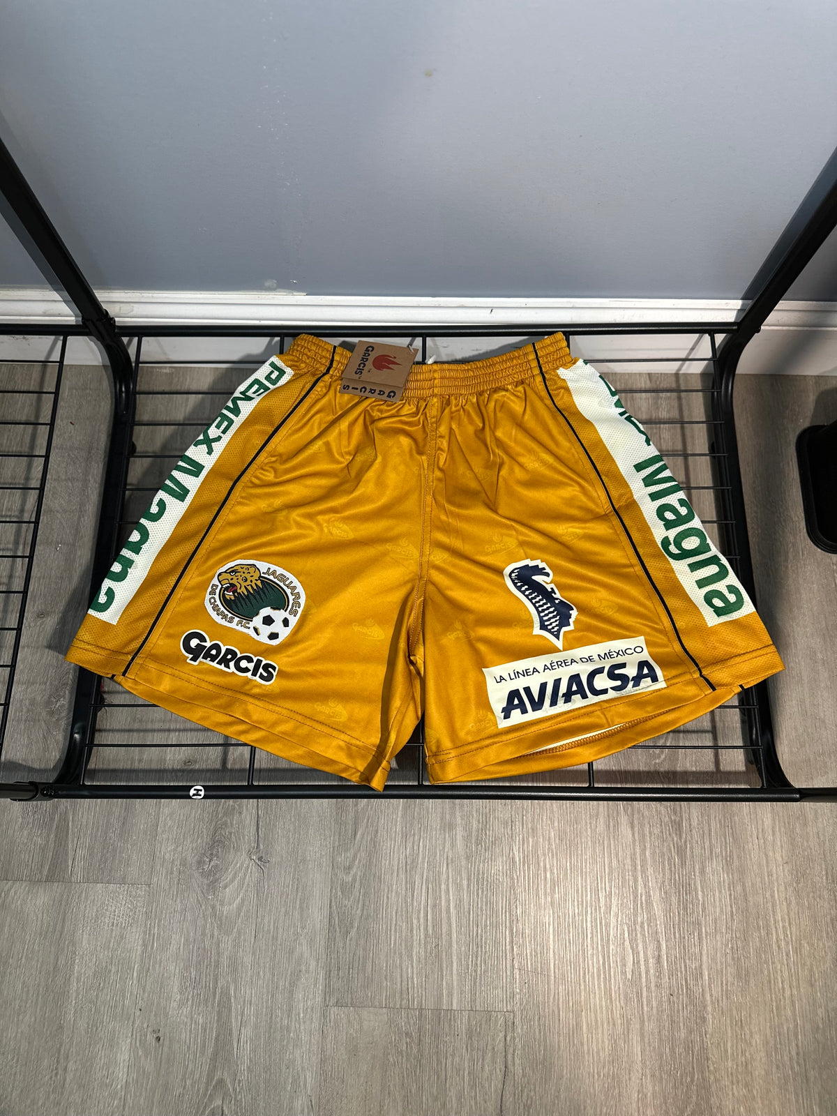 VINTAGE JAGUARES DE CHIAPAS SHORTS (XL)